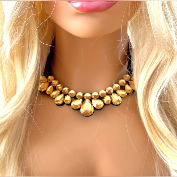 Ribbon Rhinestones Necklace in Golden tone Rhinestone - Picture 8 of 8